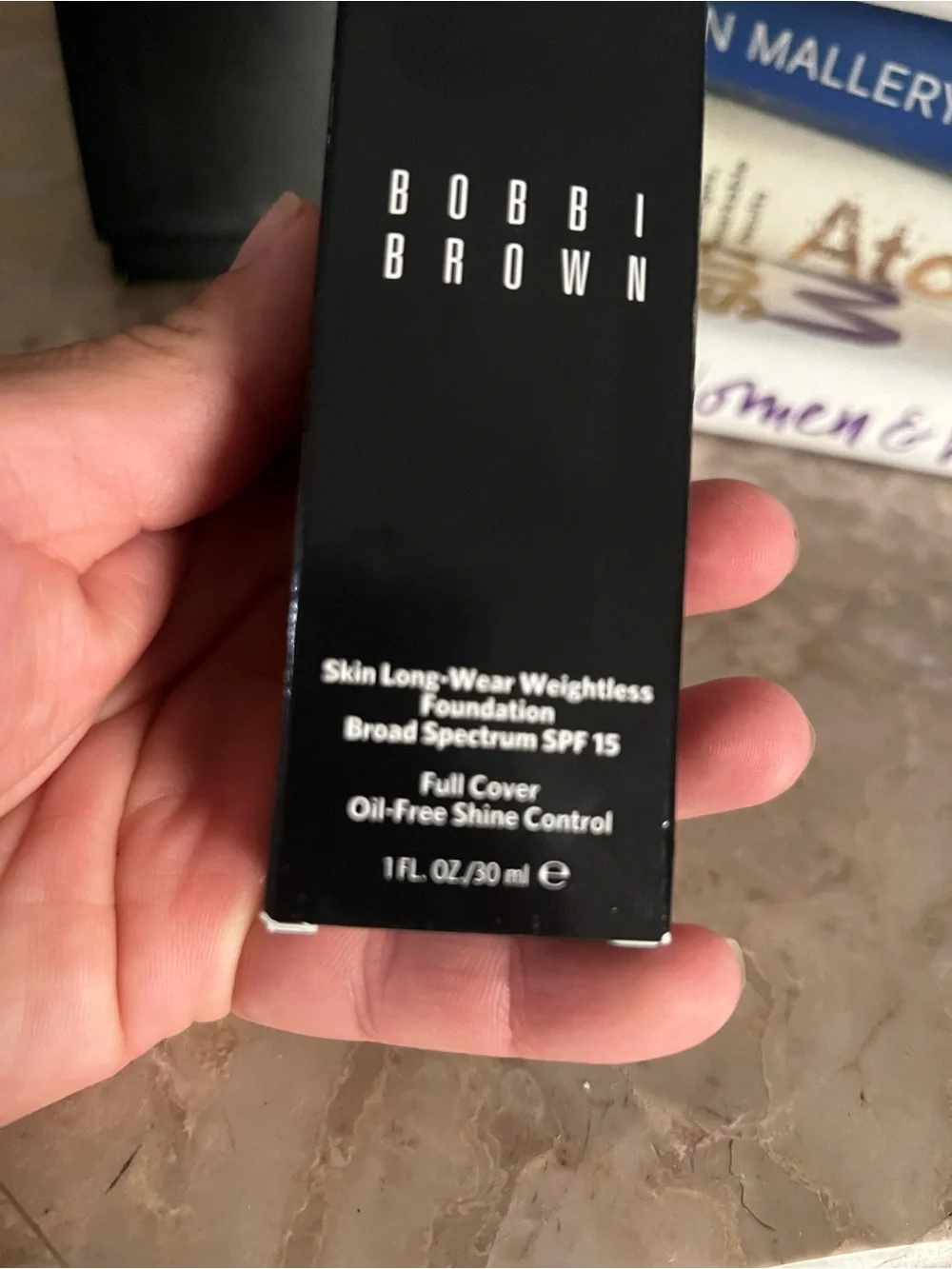 Bobbi Brown Weightless Skin Foundation SPF 15 - Neutral Sand (N-030)